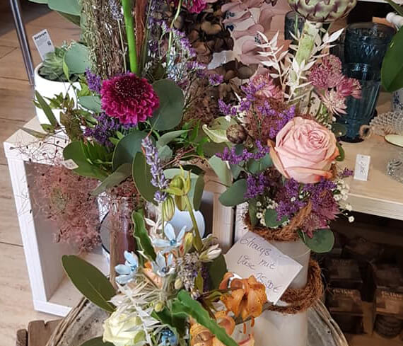 Blumenstrauß mit Vase